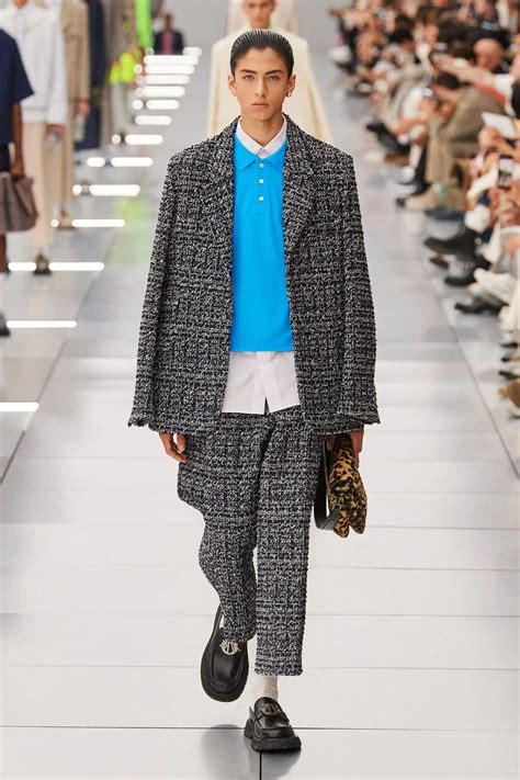 dior uomo cinta in lana sui polsi